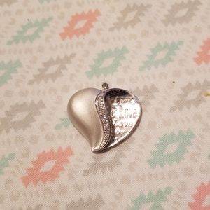 Heart pendent